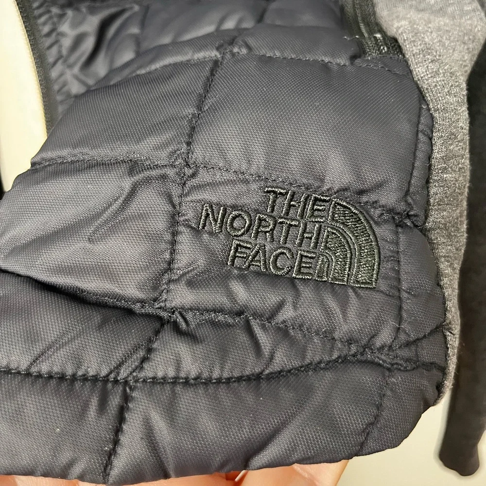 Women's The North Face‎ Endeavor Thermoball Black & Gray Hooded Jacket SZ S